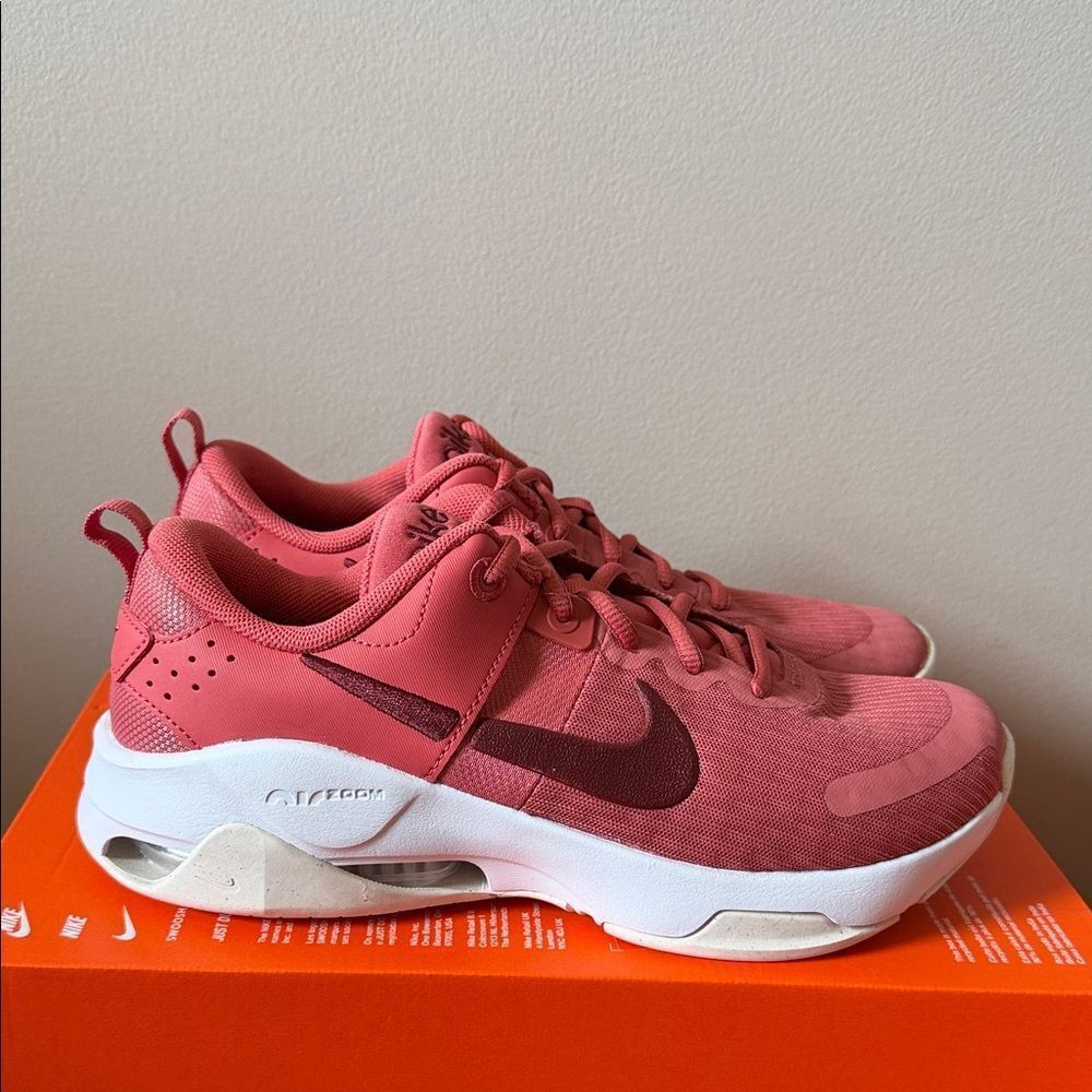 Nike Zoom Bella 6 Team Red DR5720-602 Women’s Size 11